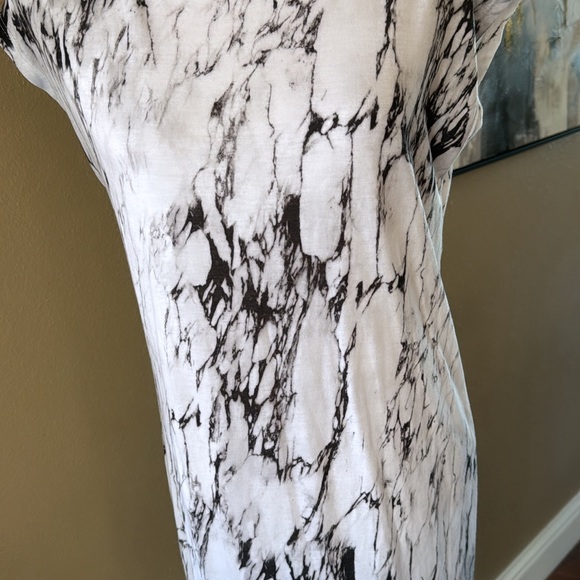 Marble print midi dress with v back - Picture 6 of 7